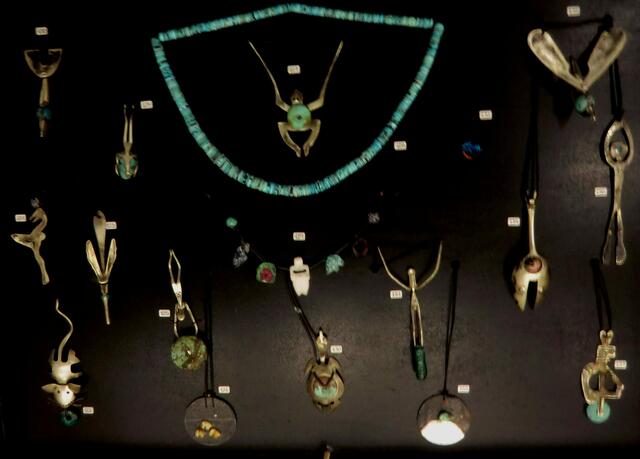 "Traumtänzer und Sturzbomber" Silber und Edelstein-arbeiten (mistöhr)