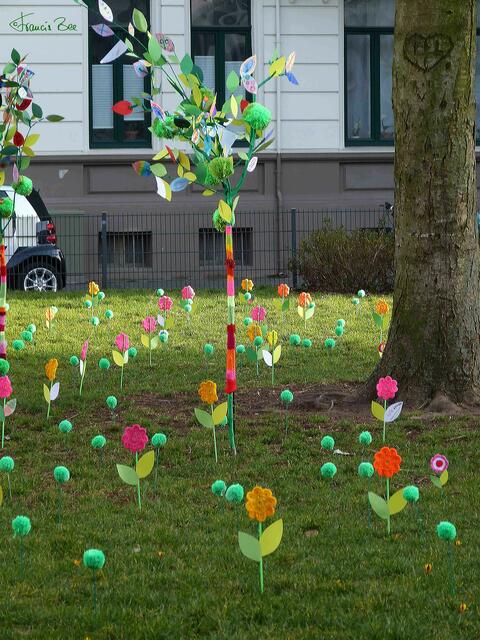 Häkel-Strickkunst auf dem Lichtenbergplatz