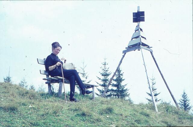 Mutter als Bergsteigerin auf dem Juffinger Jöchl im Kufsteiner Land September 1965