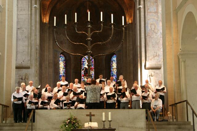 Zum 820. Todestag von Heinrich dem Löwen im Braunschweiger Dom sang der Chor des MGV05. Die Dom-Besucher waren begeistert.