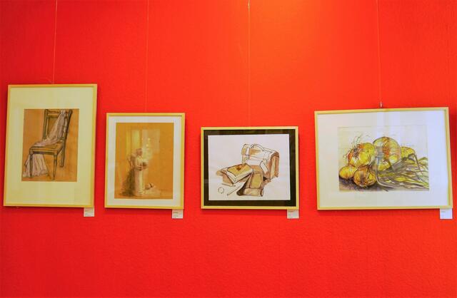Linke Seite im Ausstellungsraum...