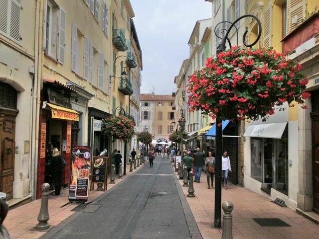 Altstadtstraße in Antibes
