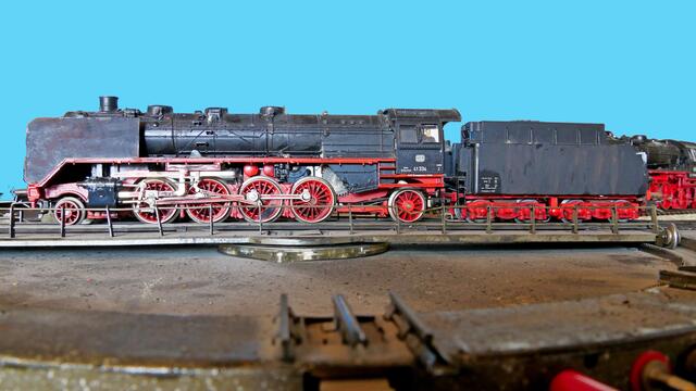 41334 1’D1’Güterzuglok. Das Wagner-Windleitblech ist ganz schön marode!
