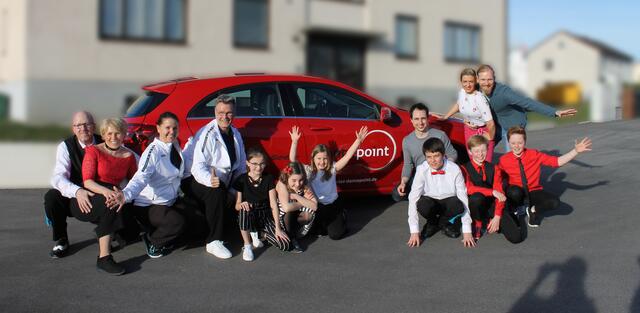 Perfekte Unterstützung für die Turnierpaare des TSC dancepoint von Mercedes Autohaus MedeleSchäfer