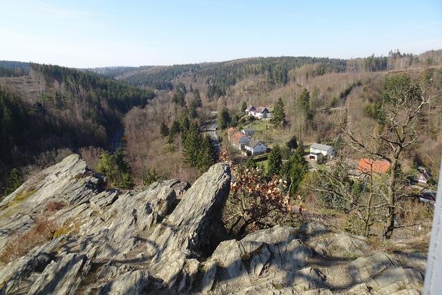 Blick von der Verlobungsurne ins Selketal