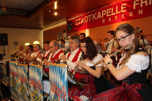Die Musiker der Stadtkapelle Friedberg spielten zünftig auf.