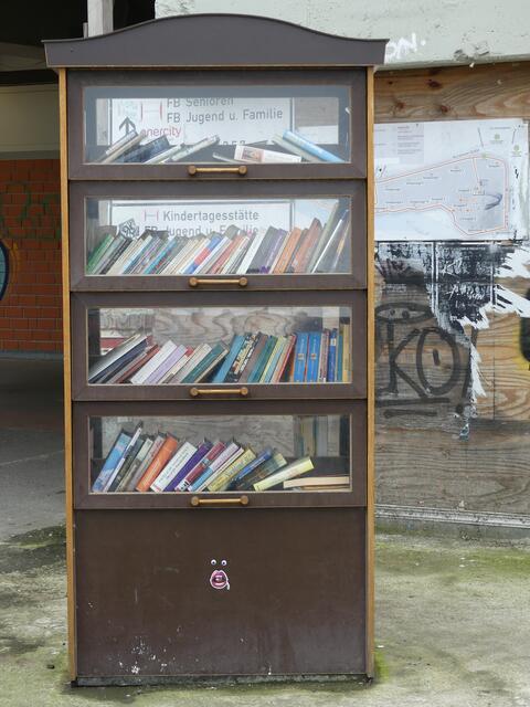 Aber einen Bücherschrank gibt es!