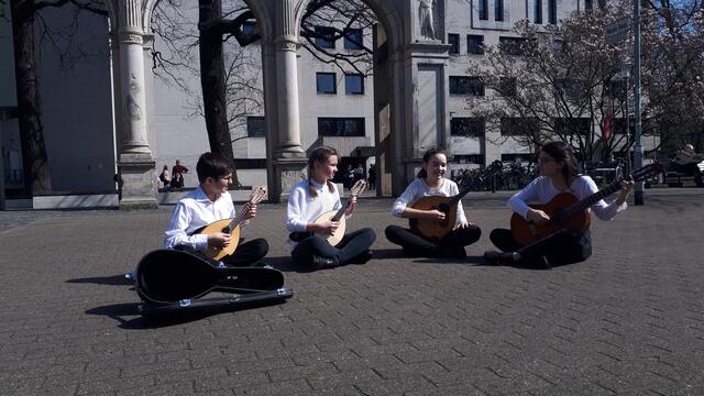 Spontanes Open-Air-Konzert in der Sonne
