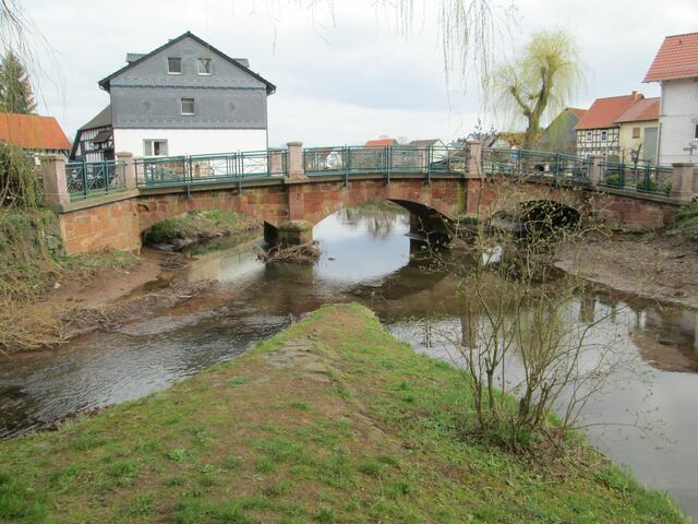Das „Deutsche Eck“ mit dem Zusammenfluss von Treisbach und Asphe (218 Meter über  Normalhöhennull).