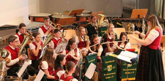 Jugendkapelle der Musikvereinigung Welden (Leitung: Anna Kapfer)