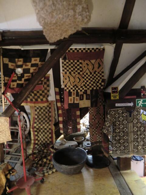 Raphia- Naturfasergewebe und -Aplikationen  aus dem Kongo (Bakuba)