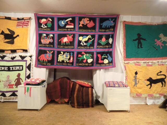 Stammesfahnen aus Ghana und Benin