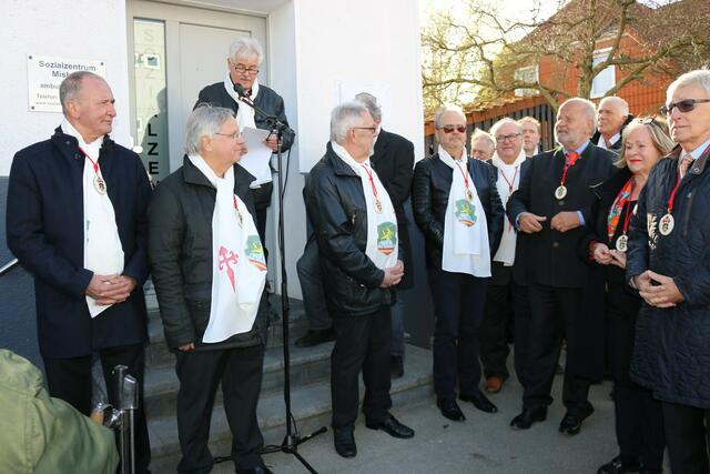 Die Bruderschaft mit den Ehrenrittern Jürgen Köster und Dres. Niedergerke.