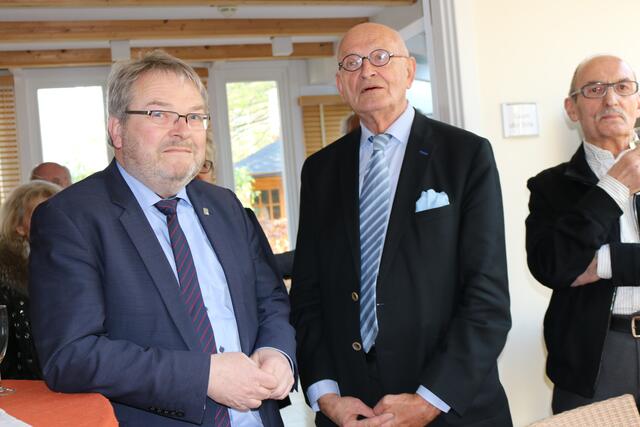 Bürgermeister Thomas Hermann und Oberbürgermeister i.R. Herbert Schmalstieg.