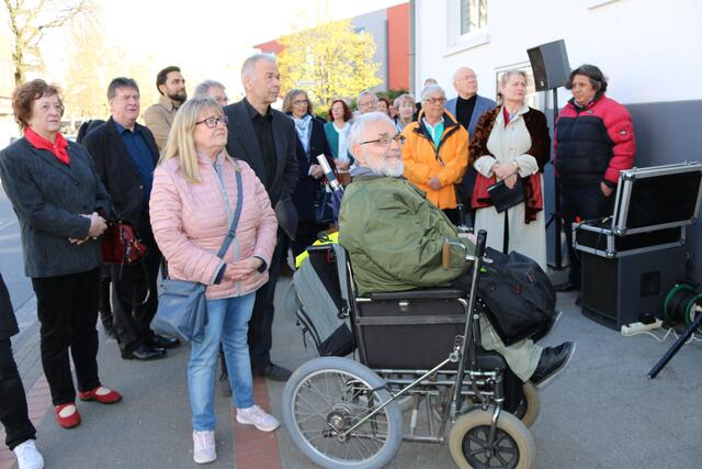 Besucher: Bezirksbürgermeister Klaus Dickneite und Ratsfrau Angelika Pluskota.