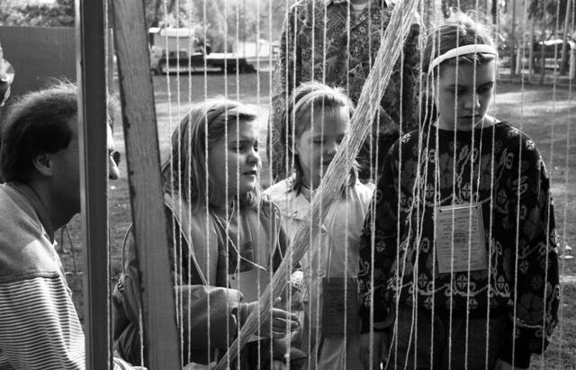 Gemeindefest 1990 der drei damaligen katholischen Kirchengemeinden im Stadtbezirk auf der Bernwardswiese.