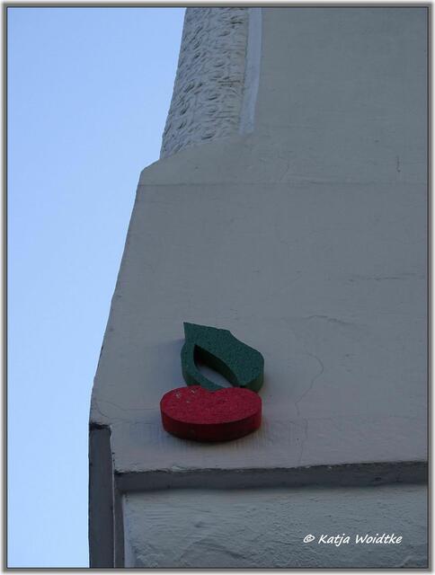 Kirsche in der Leinaustraße / Ecke Wilhelm-Bluhm-Straße in Hannover - Linden-Nord (Foto: Katja Woidtke)