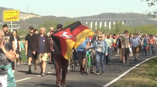 Niedersachsen ist auch vertreten, obwohl gleichzeitig auch in Garbsen Aktionen stattfinden.