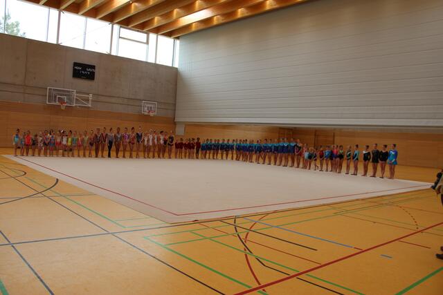 Über 70 Gymnastinnen zeigten mit rund 160 Einzel- und Gruppenübungen ihr Können