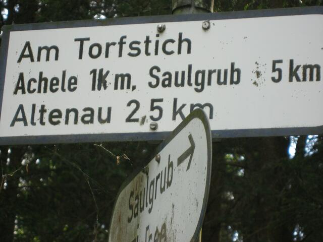 Ortshinweis Altenau: Dazu gab es ebenfalls eine Sendung in "Unter unserem Himmel". Gezeigt wurde der Einsatz der Dorfbewohner in ihrem Bemühen, die alte Dorfwirtschaft zu renovieren und ein Wirtshaussterben zu verhindern.