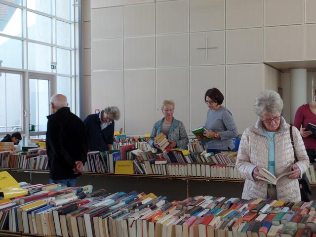 Bücherbasar im Gersthofer Rathaus 2018