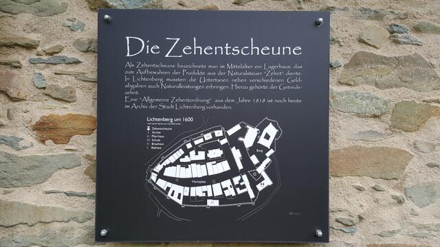 Die "Zehent-Scheune" mit Erläuterung