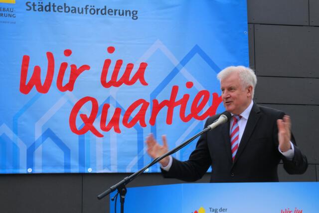"Es ist eines der größten Wohnbauprojekte Bundesweit." Horst Seehofer, CSU