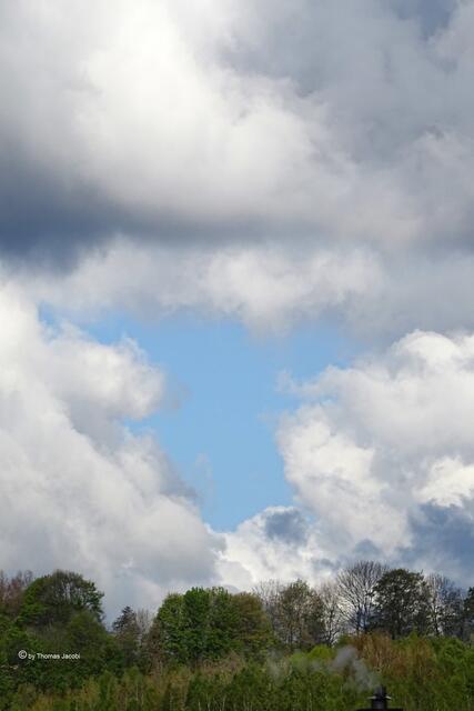ein Wolkenloch