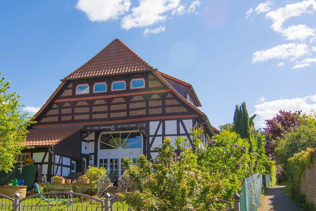 Dorfbrunnenstraße F/8;1/320/ISO100;16mm