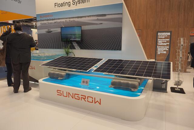 schwimmende PV-Module