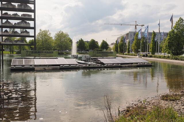 schwimmende PV-Module auf der Außenfläche