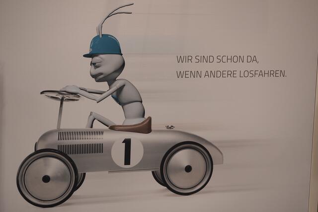 Coole Werbung! Könnt ihr die Ähnlichkeit zum vorigen Bild erkennen? :-)