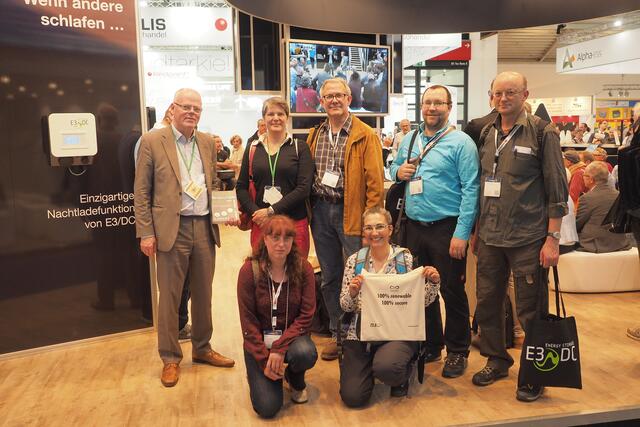 Gruppenfoto der Bürgerinitiativen DonauLech mit Daniel Banasch (MetropolSolar) und Kristina Andre´ (demokratieineuropa (f) )