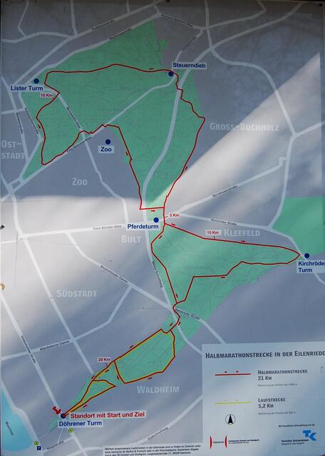 Der Plan des Hannover Marathons zeigt die Eilenriede und mit ihr die Lage der einstigen oder noch erhaltenen Warttürme.