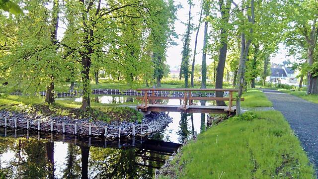 Der Gutspark in Großjena - präsentiert sich in neuer Schönheit !