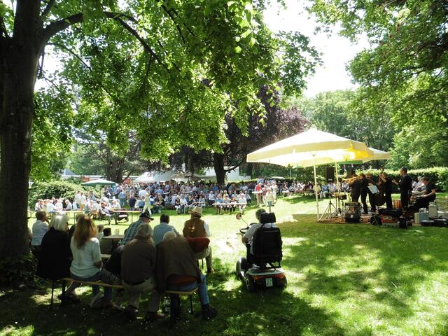 Jazz-Frühschoppen auf der Rathauswiese