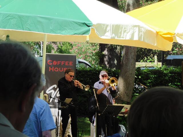Die "Coffee House Jazz Band" aus Hameln spielt auf