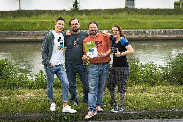 V.l.: Martin Zipprich (Gesang, Koordination), Simon Jokschas (Bass), Ralf Armbruster (Gitarre, Vorsitzender), Annika Allinger (Cajon) | Foto: Musik schenkt Lächeln e.V.