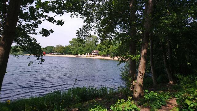 Am Silbersee in Langenhagen grüßt die Strandalm.