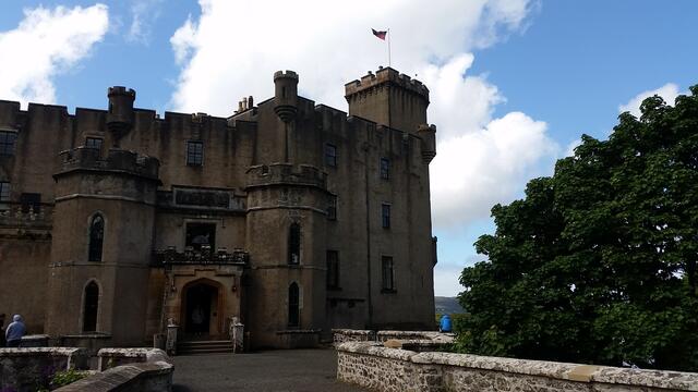 https://de.m.wikipedia.org/wiki/Dunvegan_Castle