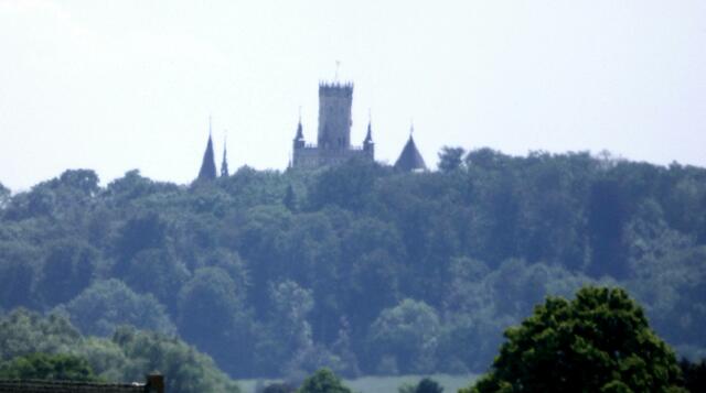 Rechts der Marienberg mit der  Marienburg