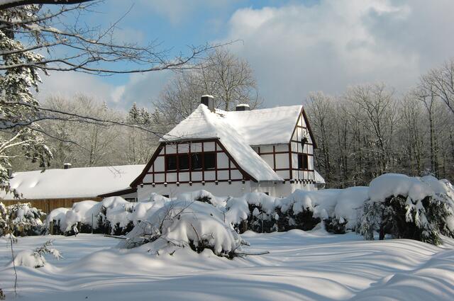 das Forsthaus am Sternhaus (Februar 2010). Ich muss leider davon ausgehen, dass ich, aufgrund der Klimaveränderung, diese schöne Aufnahme nicht noch einmal machen kann