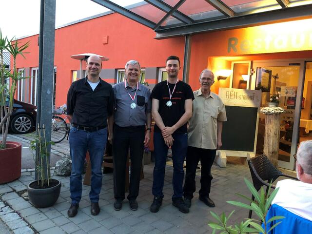 Tandem Platz 2: in der Mitte Raymund Aigner und Josef Heil.