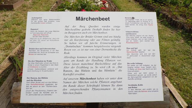 Dazu gehört auch der Märchengarten der sehr interessant angelegt wurden ist !