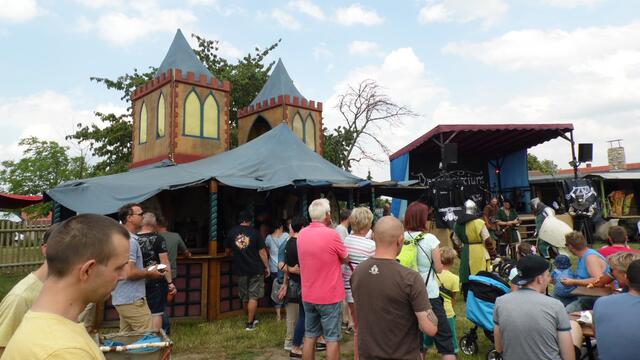 Das Querfurter Burgfest ist das größte Historienspektakel seiner Art im Saalekreis. Ein Besuch lohnt sich !