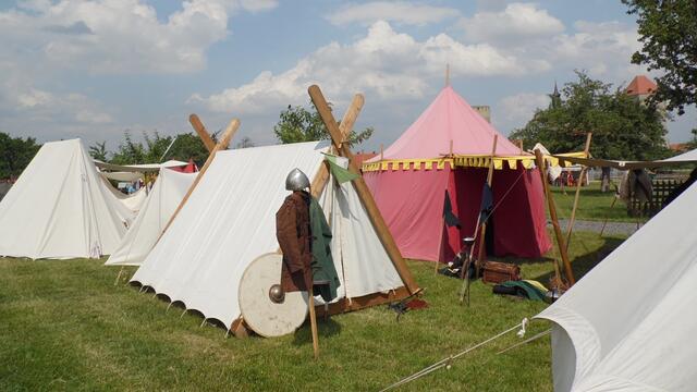 Das Querfurter Burgfest ist das größte Historienspektakel seiner Art im Saalekreis. Ein Besuch lohnt sich !