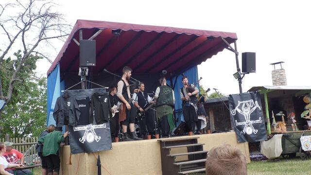 Das Querfurter Burgfest ist das größte Historienspektakel seiner Art im Saalekreis. Ein Besuch lohnt sich !