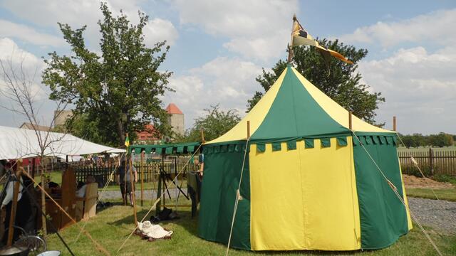 Das Querfurter Burgfest ist das größte Historienspektakel seiner Art im Saalekreis. Ein Besuch lohnt sich !