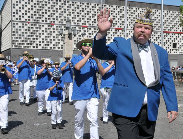 Die Funkenartillerie Blau-Weiß