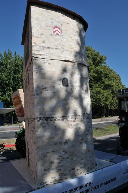 ... oder der Bginenturm zogen mit den Schützen durch die Straßen.